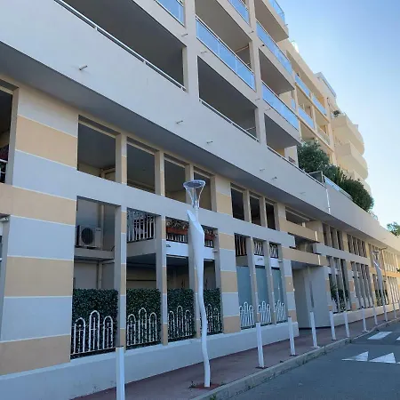 Mc With Parking Apartment