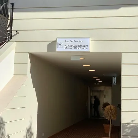 Mc With Parking * Beausoleil