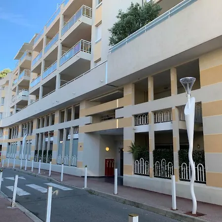 Apartment Mc With Parking *